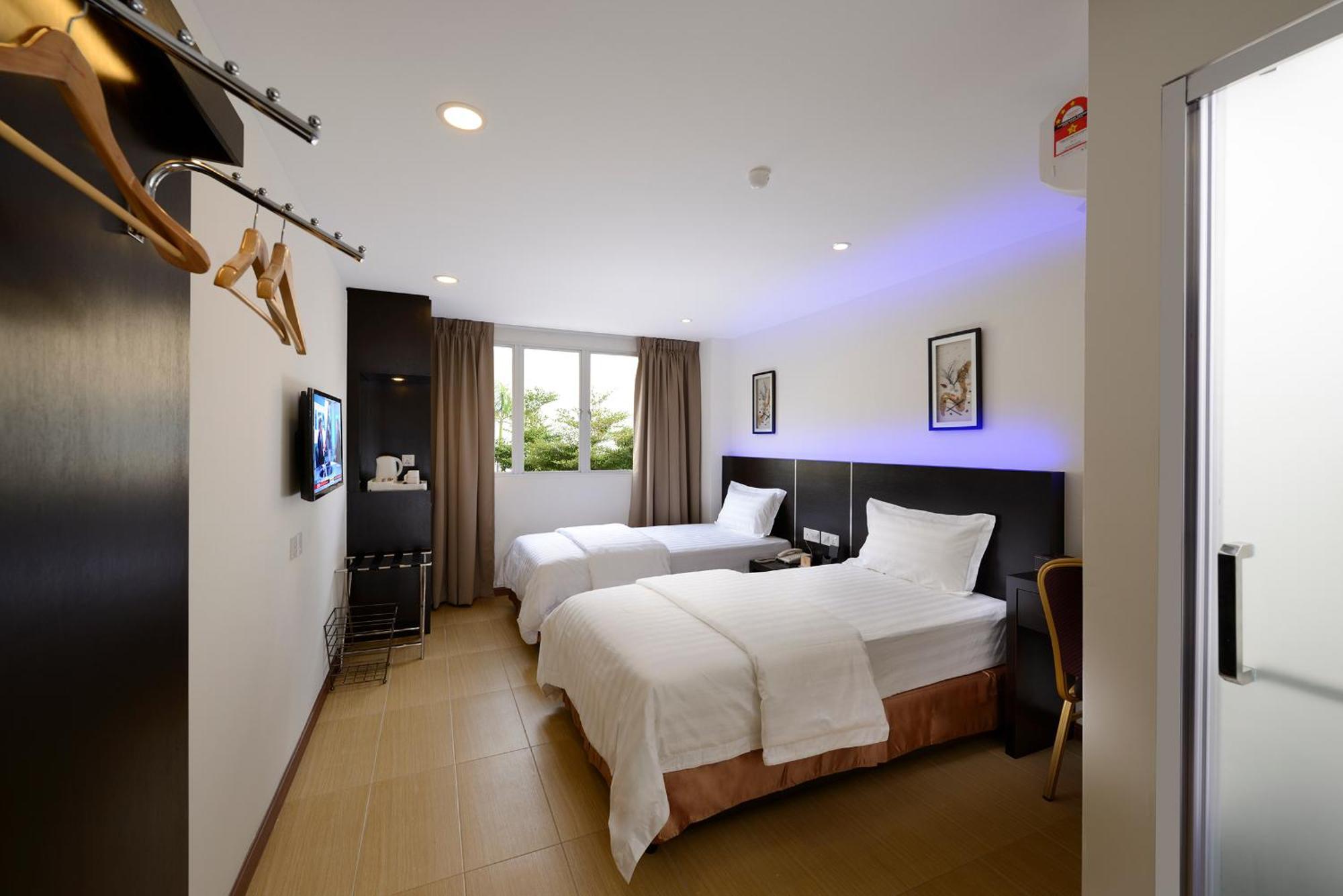 Ernes Hotel Bayu Mutiara Bukit Mertajam Exterior photo